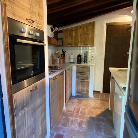 Vakantiehuis Il Falco - Rustico-villa Mit Privatem Pool In Alleinlage
